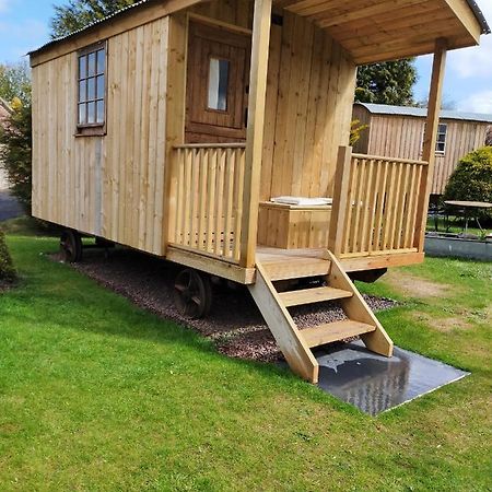 Hotel Lucker mill shepherds huts Exterior foto