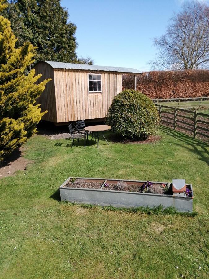 Hotel Lucker mill shepherds huts Exterior foto