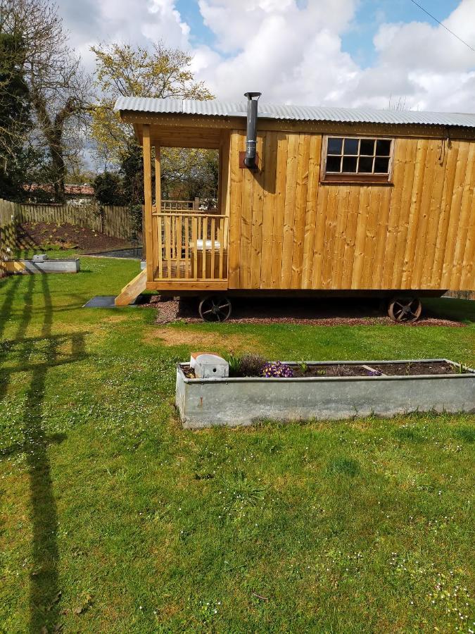 Hotel Lucker mill shepherds huts Exterior foto