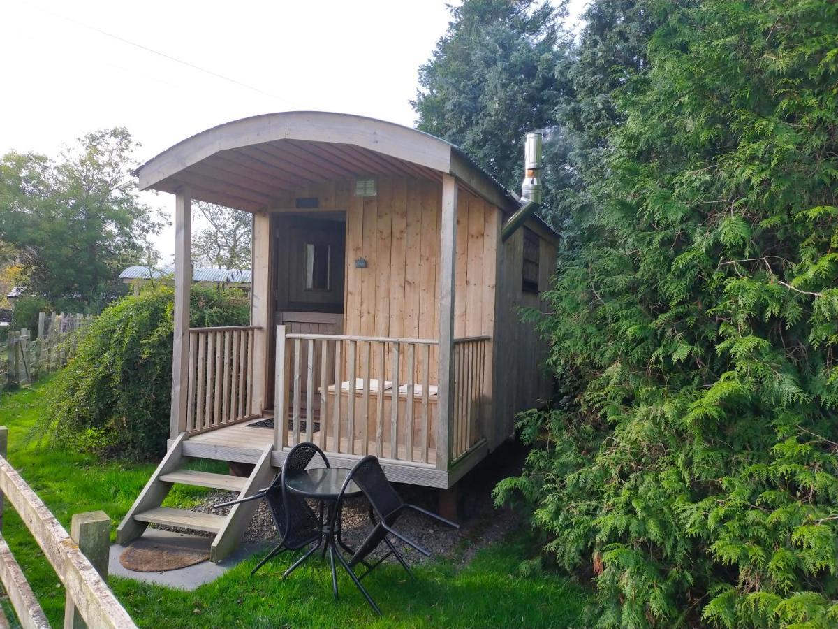 Hotel Lucker mill shepherds huts Exterior foto