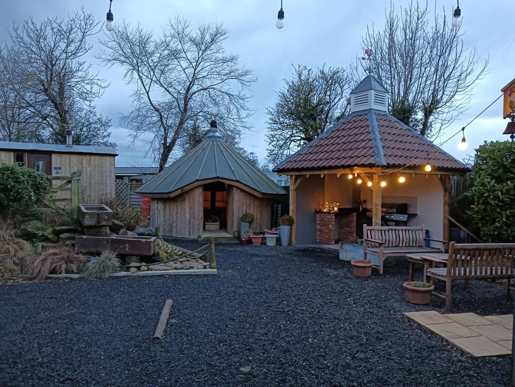 Hotel Lucker mill shepherds huts Exterior foto